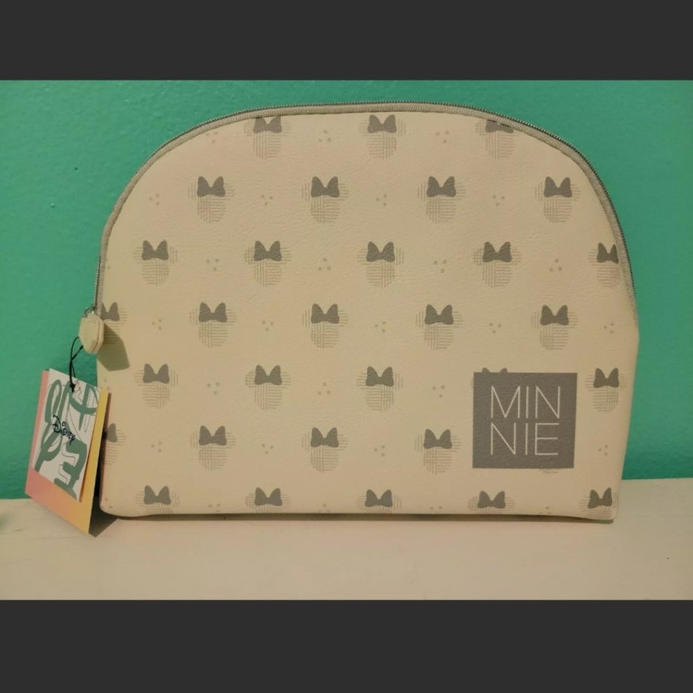 Dani by Danielle Nicole and Disney Make up Bag